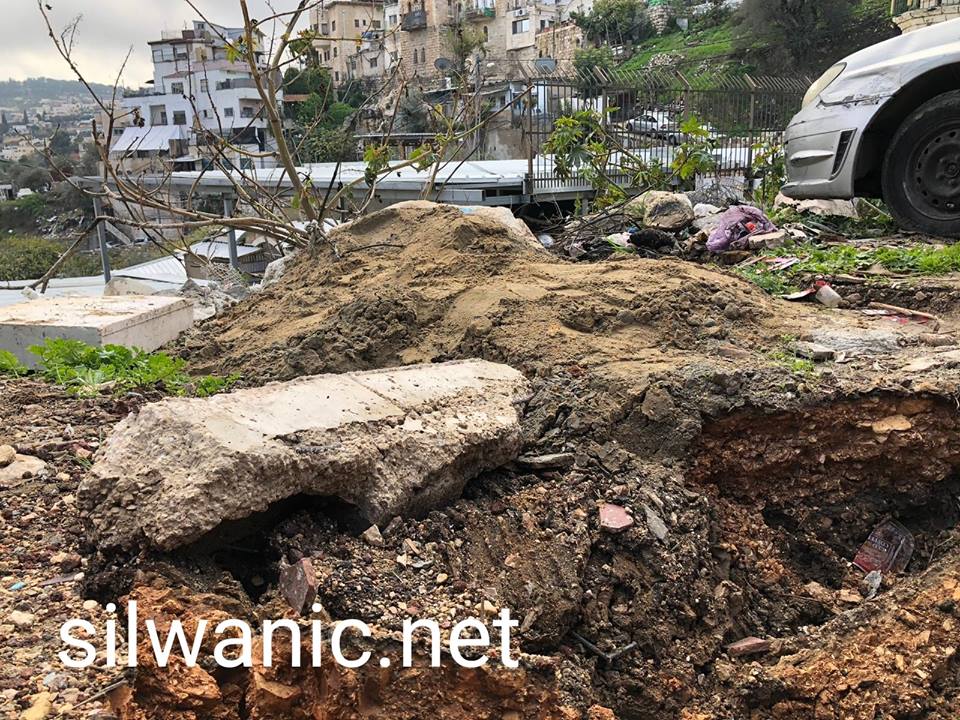 انهيارات ارضية في بلدة سلوان بسبب حفريات الاحتلال